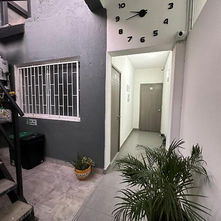 Aparta Estudio Amoblado 4 Medellin, San Joaquin Appartement Buitenkant foto