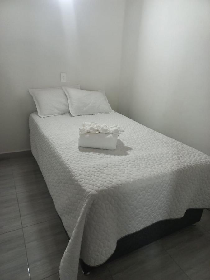 Aparta Estudio Amoblado 4 Medellin, San Joaquin Appartement Buitenkant foto