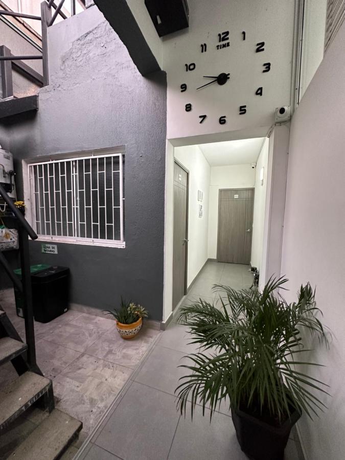 Aparta Estudio Amoblado 4 Medellin, San Joaquin Appartement Buitenkant foto